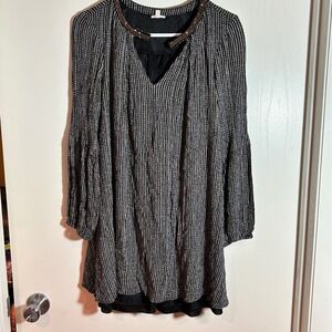 En Creme‎ Tunic M Black White Chevron Striped Gold Accents Bohemian Mini